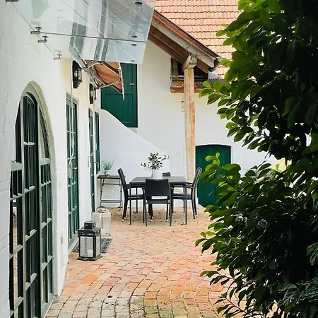 Holiday home Auszeit Am Modernen Vierkanthof Diendorf am Kamp