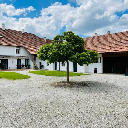 Auszeit Am Modernen Vierkanthof Diendorf am Kamp